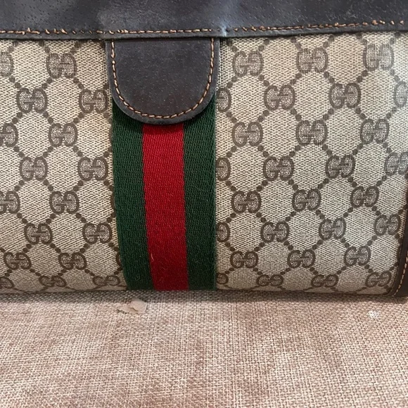 Authentic Gucci Brown Monogram Canvas Clutch with Green and Red Web Stripe - Picture 3 of 7